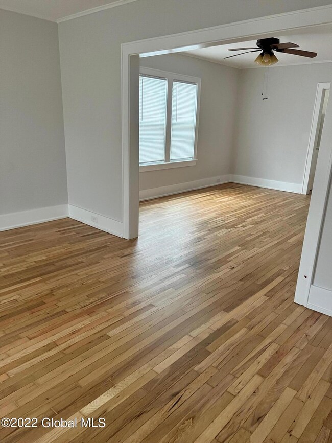 81 unit living room/dining room
