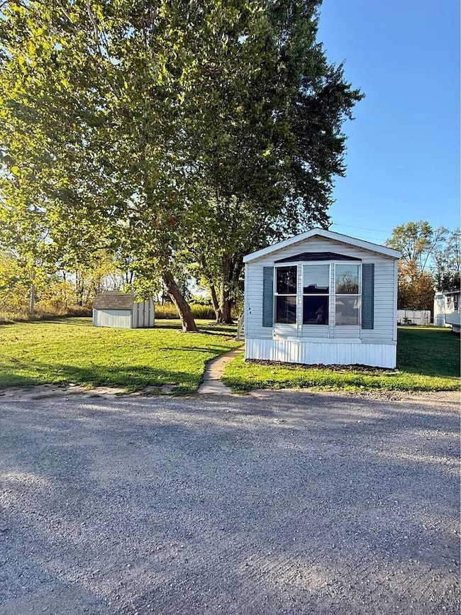 164 3rd St, Caro, MI 48723 - photo 3