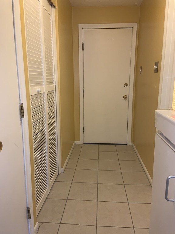 270 E Haverhill St unit 11, Lawrence, MA 01841 - photo 7