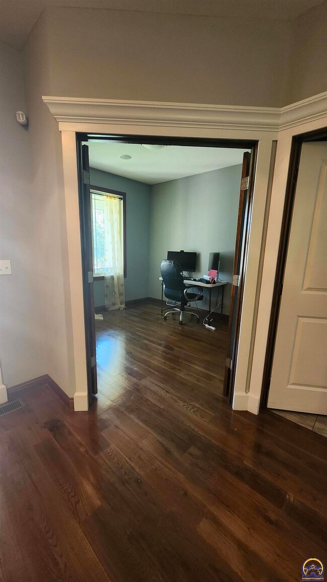 5321 SW Timber Ridge Ln, Topeka, KS 66610 - photo 3
