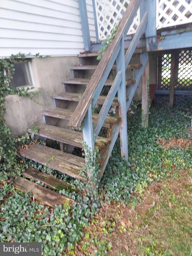 9105 Waltham Woods Rd, Parkville, MD 21234 - photo 7