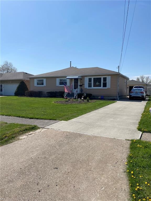 Nice Newer concrete driveway