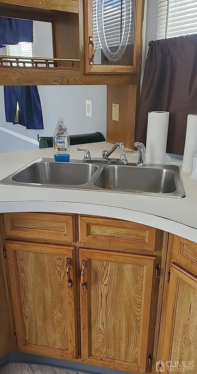 26 Dalbert St unit J4, Carteret, NJ 07008 - photo 6