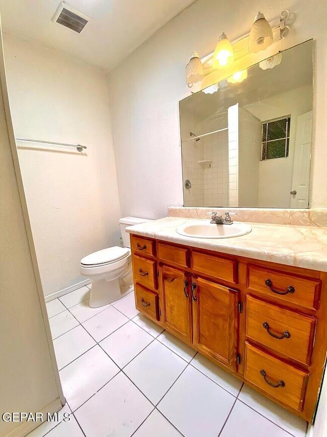 1615 Hunter Dr, El Paso, TX 79915 - photo 4