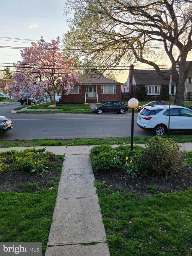 1619 N Wood Ave unit E1, Roselle, NJ 07203 - photo 3