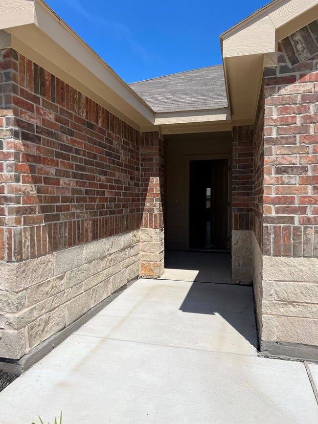 117 Anderson Mill St, Azle, TX 76020 - photo 2