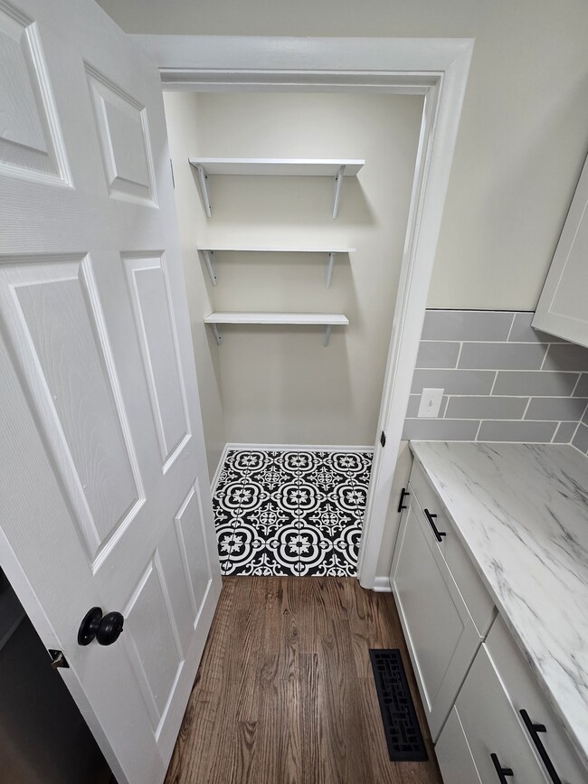 2718 McKeige Dr, Nashville, TN 37214 - photo 5