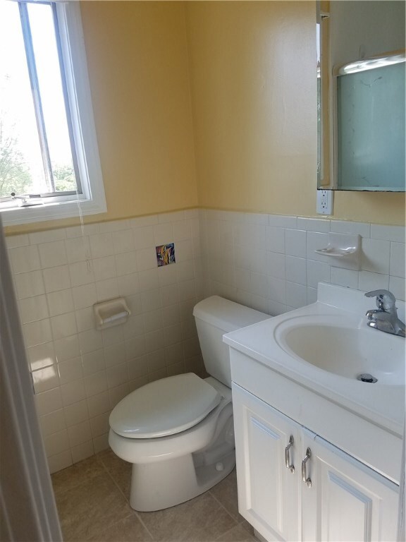 1 Bristol Rd unit A, Middletown, RI 02842 - photo 7