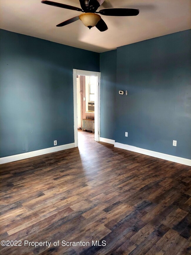 642 Alder St, Scranton, PA 18505 - photo 5