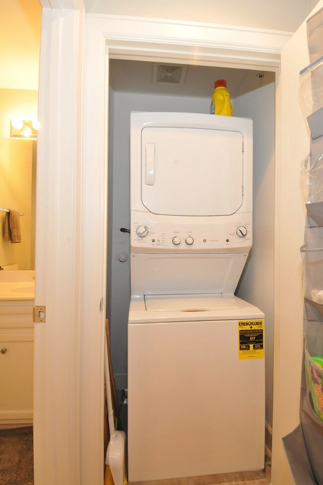 Washer and dryer stay too!