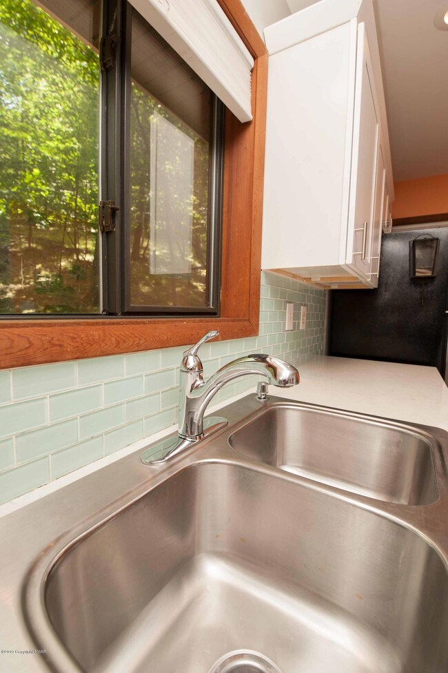 3425 Crestwood Dr, East Stroudsburg, PA 18301 - photo 5