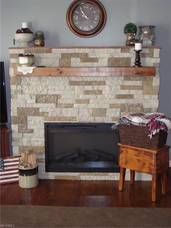 Stone fireplace, electric with remote