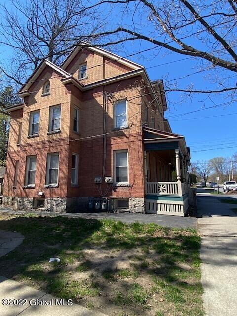 3 Wells St, Saratoga Springs, NY 12866 - photo 5