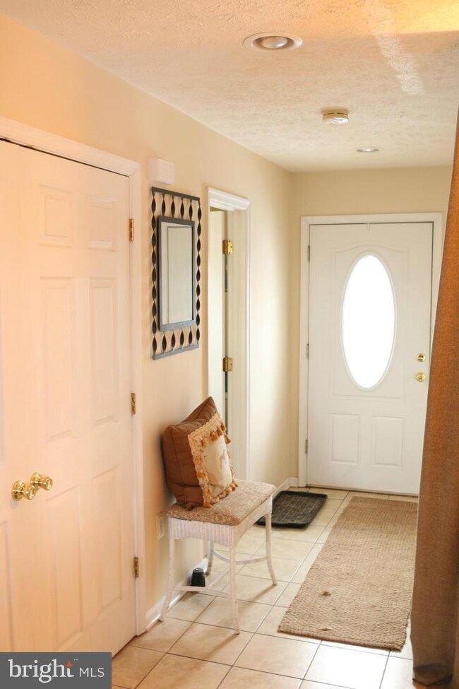 338 Newman St, Strasburg, VA 22657 - photo 3