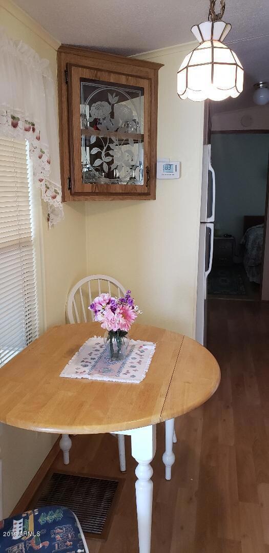 207 breakfast rroom