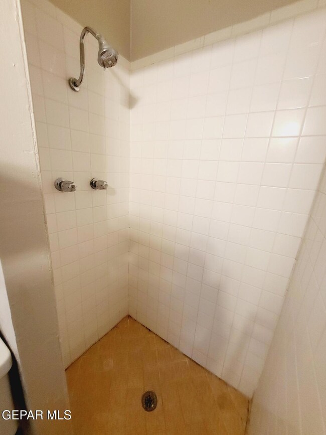 1111 N Cotton St unit G, El Paso, TX 79902 - photo 7