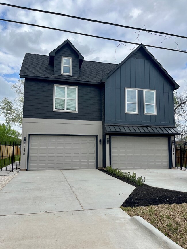 808 Fortune St unit A  - B, Houston, TX 77088 - photo 2