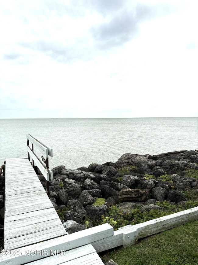 12369 Lagoon Dr, Curtice, OH 43412 - photo 5