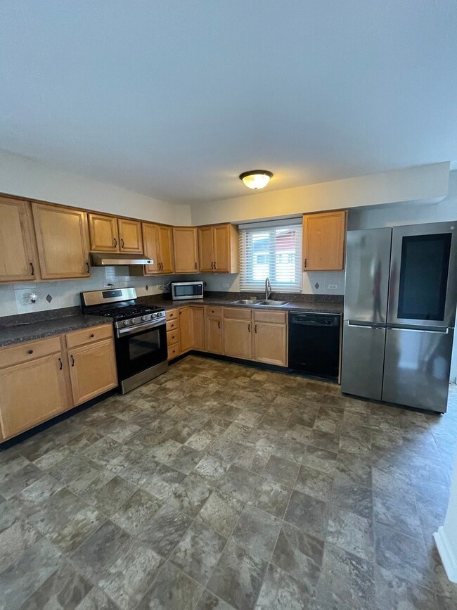 3707 Wilke Rd, Rolling Meadows, IL 60008 - photo 4