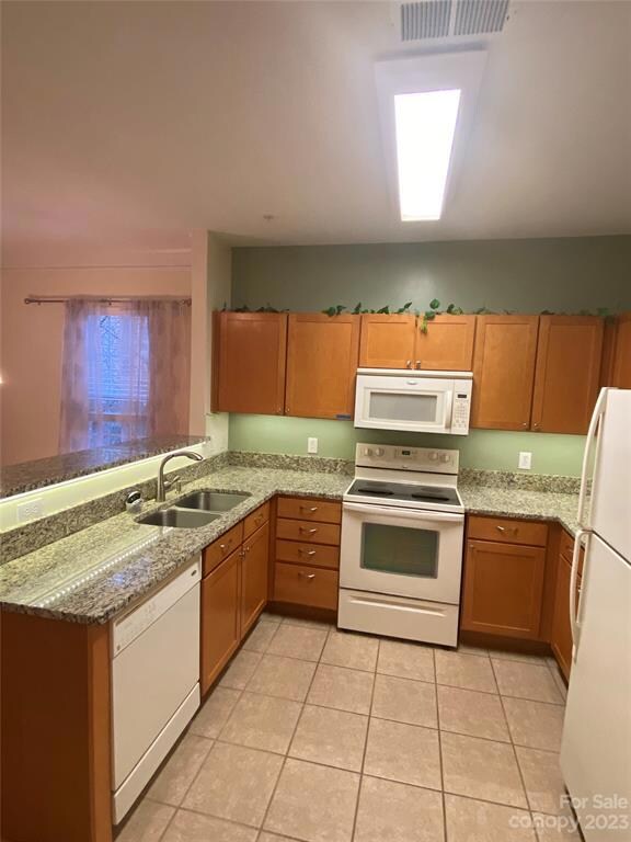 528 Appeldoorn Cir unit 528, Asheville, NC 28803 - photo 3