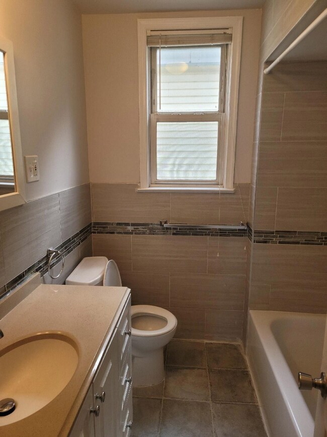 24 Stegman Terrace unit 2, Jersey City, NJ 07305 - photo 5