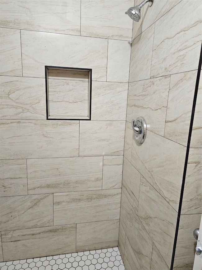 2703 Westfield St, Alvin, TX 77511 - photo 5