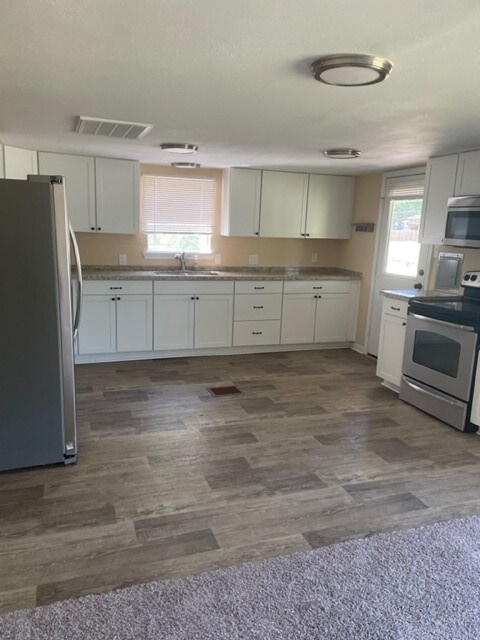 4820 Woodland Ln, Old River-Winfree, TX 77535 - photo 5