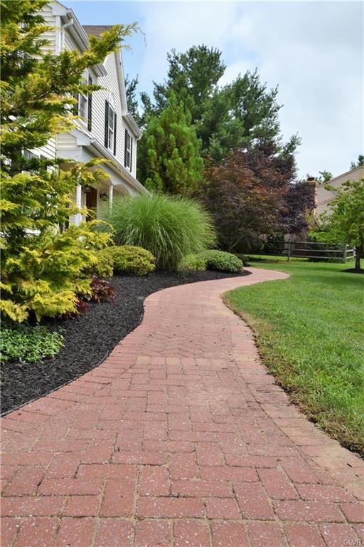 2080 Clarendon Dr, Easton, PA 18040 - photo 5