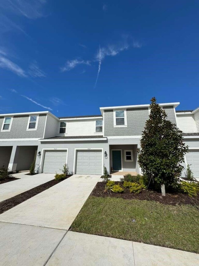 7627 Waterscape Dr, Groveland, FL 34736 - photo 2