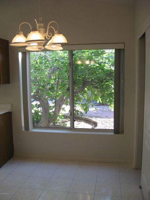 Kitchen table area
