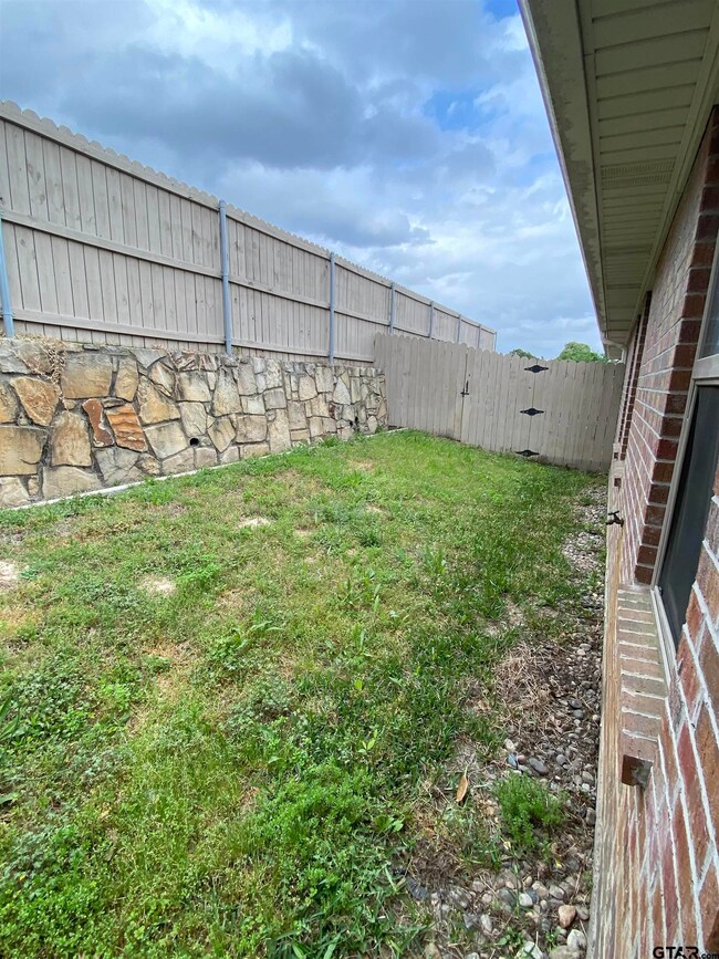 3985 3985 Cottage Dr, Tyler, TX 75703 - photo 4