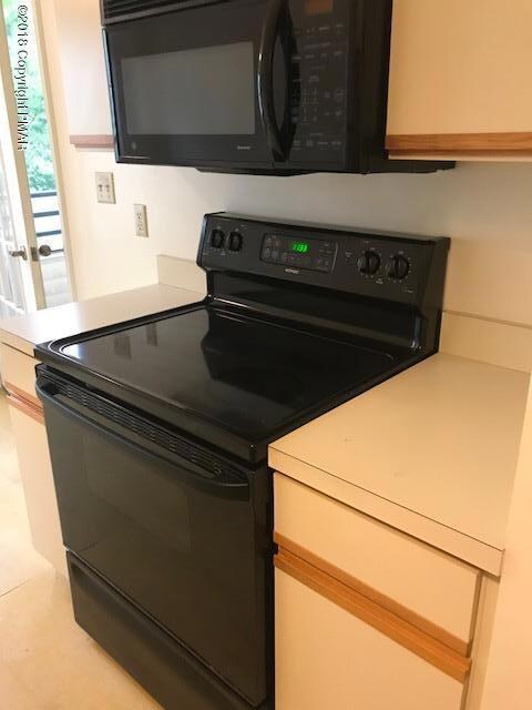 1201 Village Dr unit 1201, Stroudsburg, PA 18360 - photo 3