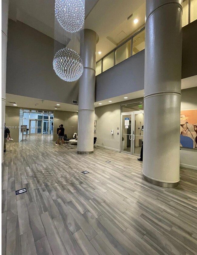 1750 N Bayshore Dr unit 3010, Miami, FL 33132 - photo 4