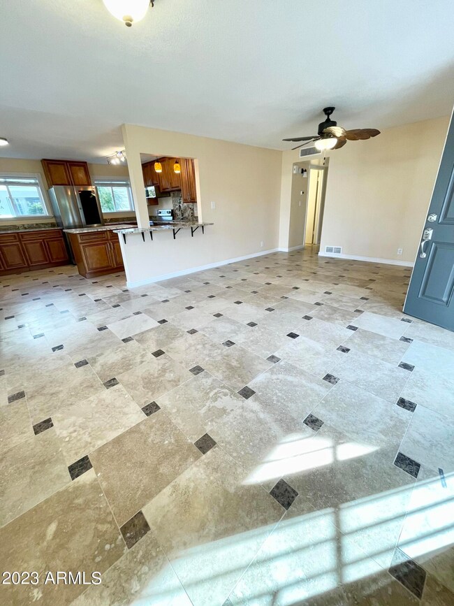 527 E Roanoke Ave unit A, Phoenix, AZ 85004 - photo 2