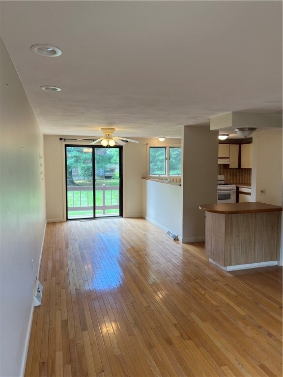 252 Mayfield Ave unit B, Cranston, RI 02920 - photo 2