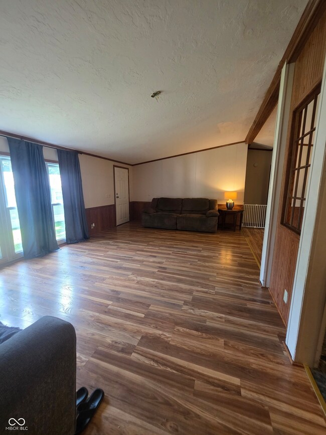 3955 Deer Ct, Columbus, IN 47201 - photo 3