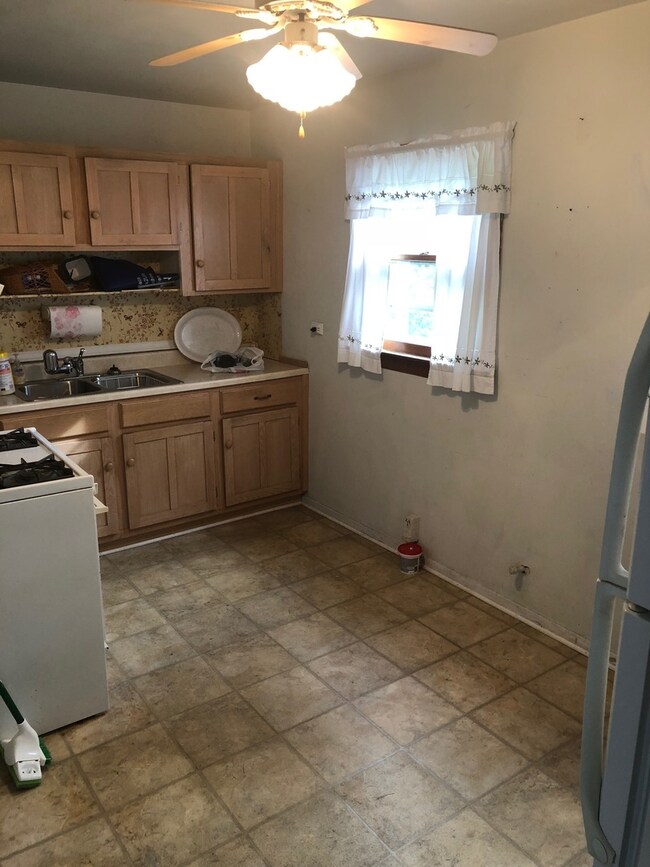 2925 Navaho Rd, Waukegan, IL 60087 - photo 7