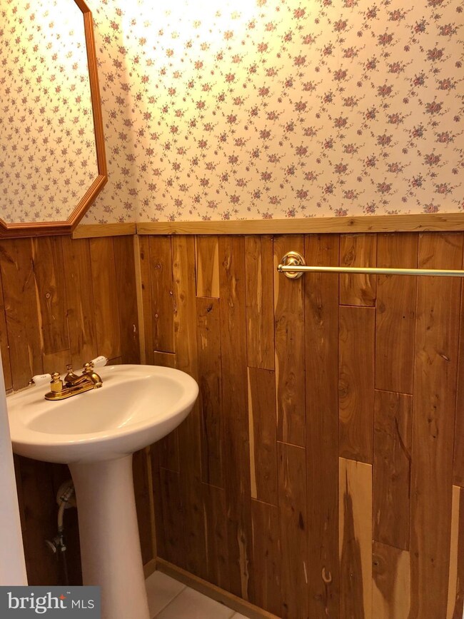 4368 Pinefield Ct, Randallstown, MD 21133 - photo 2