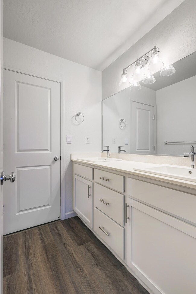 8 - Bathroom #1 (Between bedroom #1 & 2)