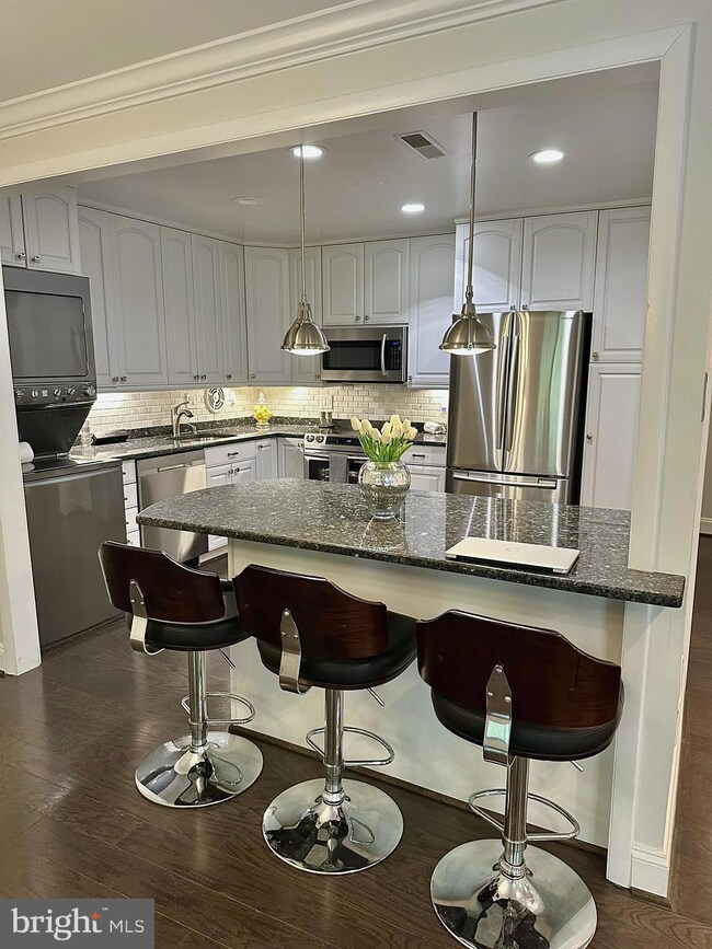 7425 Democracy Blvd unit 205, Bethesda, MD 20817 - photo 2
