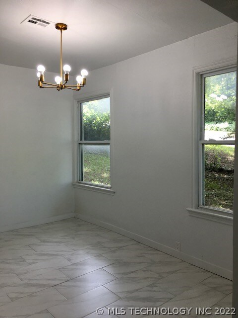 Kitchen dining area