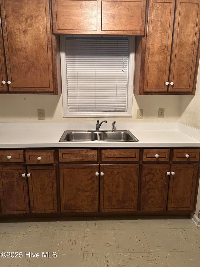 2110 Shamrock Dr E, Wilson, NC 27893 - photo 4