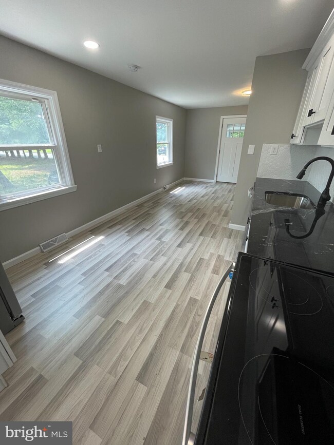 107 Barker Ave, Bridgeport, NJ 08014 - photo 4