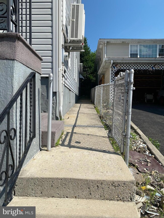 310 W Bertsch St, Lansford, PA 18232 - photo 7