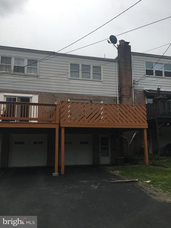 13 Hilbert Ct, Reading, PA 19606 - photo 2