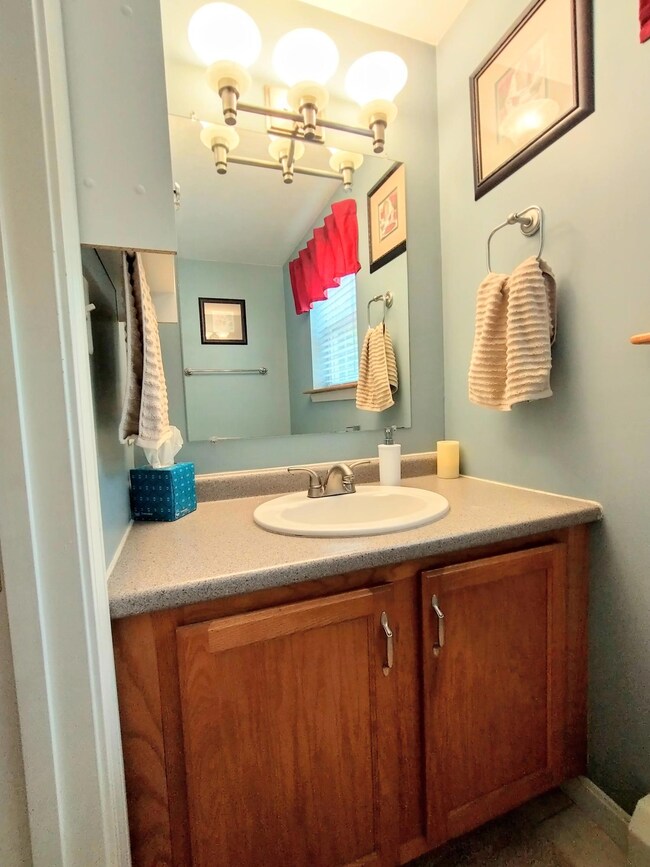 6 Cedar St, Lisbon, ME 04250 - photo 4