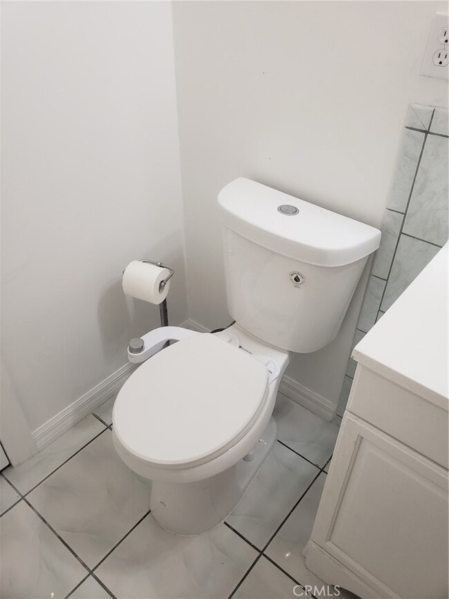 140 W 225th St, Carson, CA 90745 - photo 3