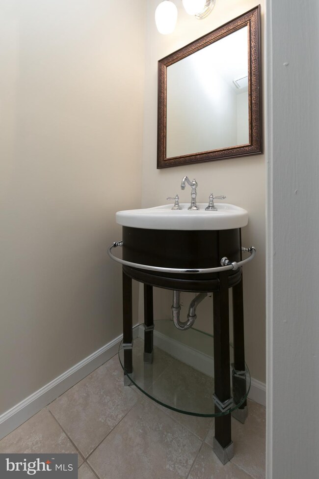 13254 Stone Heather Dr, Herndon, VA 20171 - photo 5