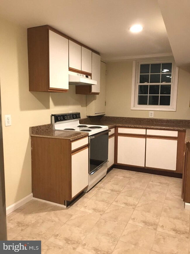 13340 Nickleson Dr, Woodbridge, VA 22193 - photo 7