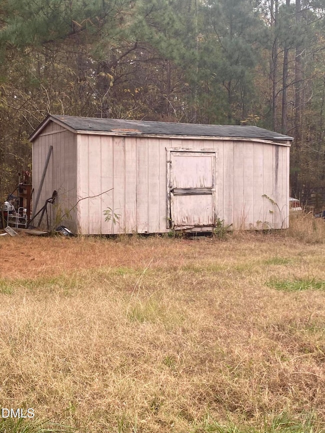 142 Kings Rd, Henderson, NC 27537 - photo 4